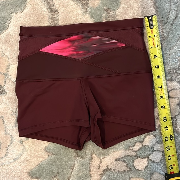 Lululemon shorts - Picture 7 of 10